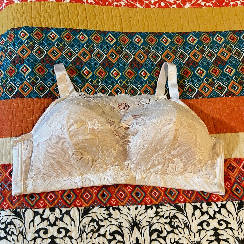 Elegant Lace Cream Bra